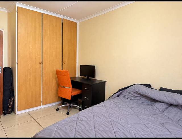 5 BEDROOM HOUSE FOR SALE IN VAALPARK